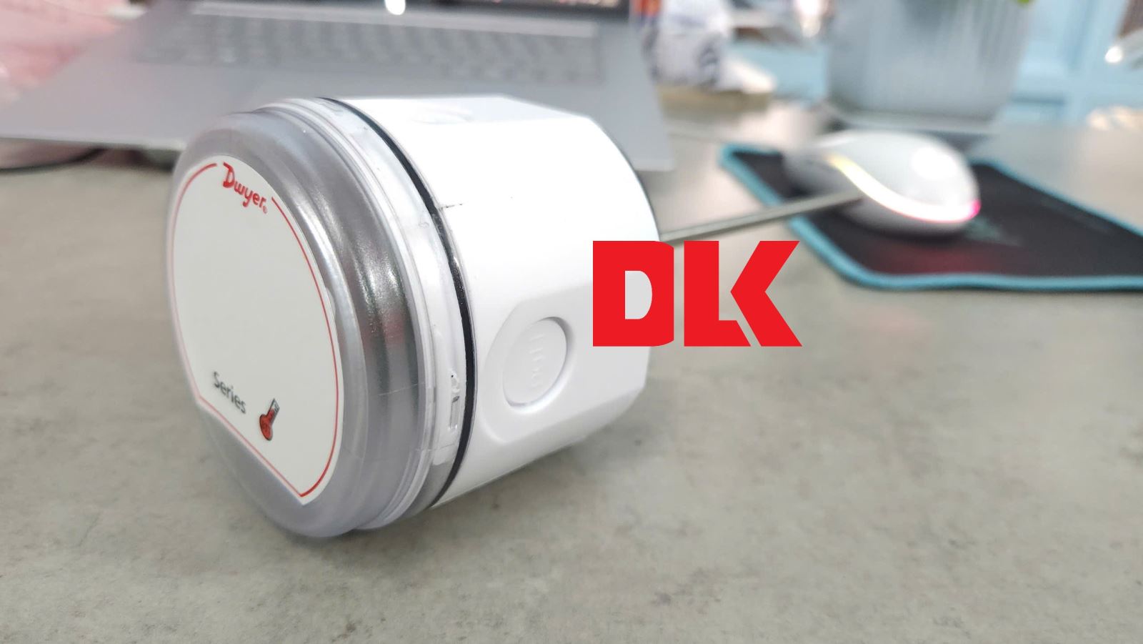 Cảm biến nhiệt độ nước Dwyer BTT-I06-1