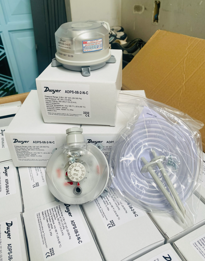 Công tắc chênh áp Dwyer Model ADPS-08-2-N-C
