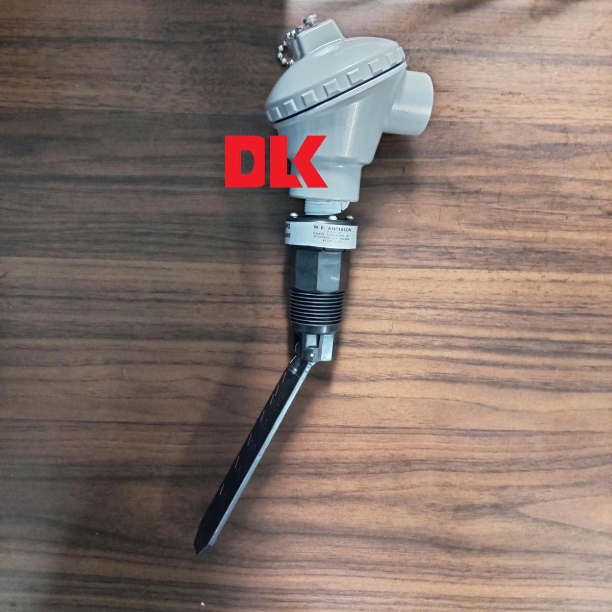 Cảm biến dòng chảy V8-WP Dwyer