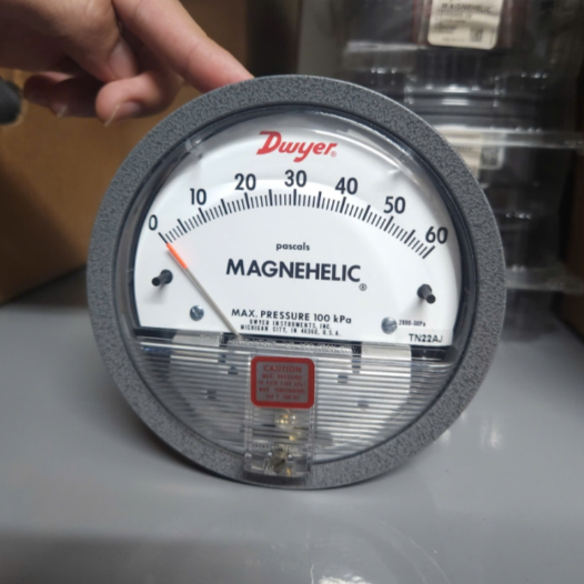 Giới thiệu đồng hồ đo chênh áp Dwyer 2000-60PA