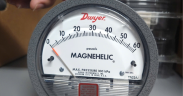 Dwyer 2000-60PA Differential Pressure Gauge – Applications and Installation Guide